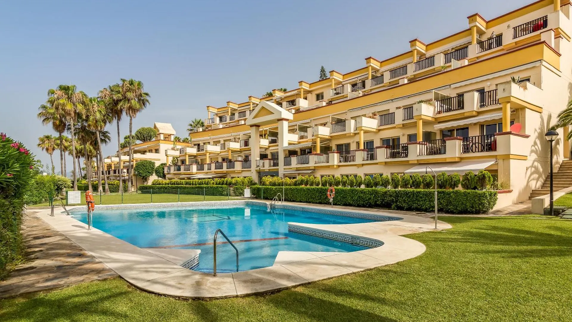 Oleholidays 315 Romana Playa Primera Linea Playa Marbella Apartment