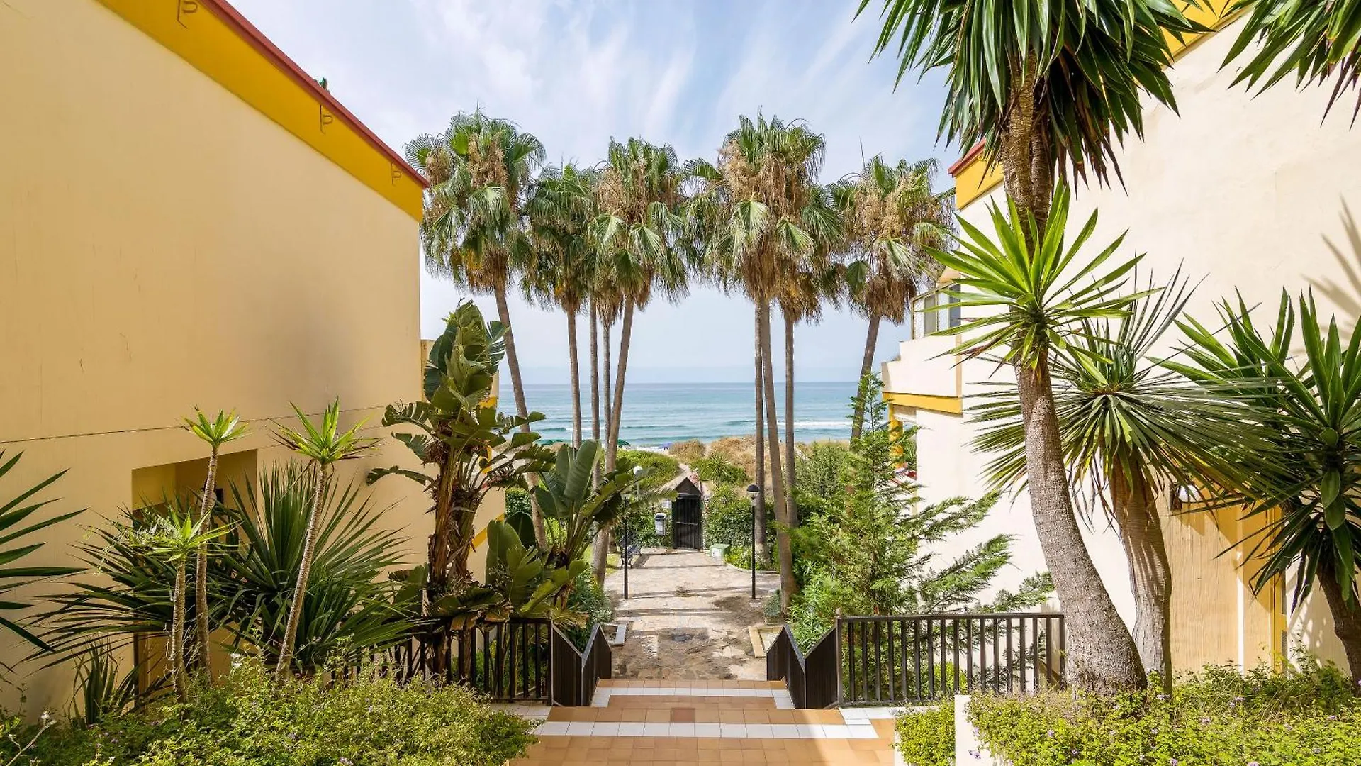 Oleholidays 315 Romana Playa Primera Linea Playa Marbella