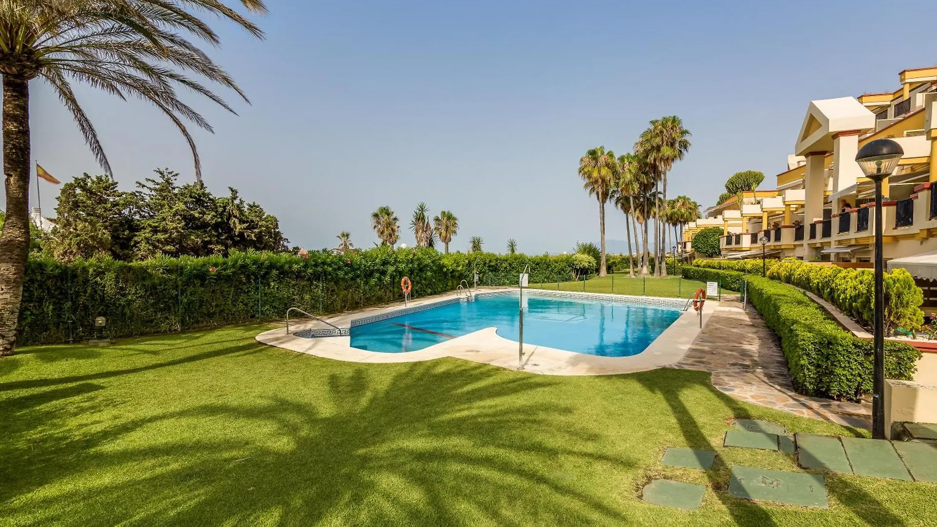 Apartment Oleholidays 315 Romana Playa Primera Linea Playa Marbella Spain